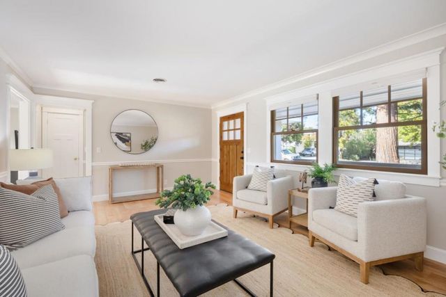 725 Panchita Way, Los Altos, CA 94022