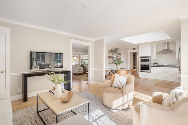 725 Panchita Way, Los Altos, CA 94022