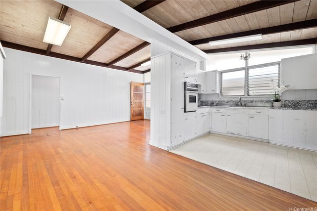 1996 Naio Street, Honolulu, HI 96817