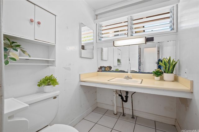 1996 Naio Street, Honolulu, HI 96817