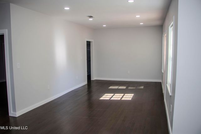 420 Downing Street, Jackson, MS 39216