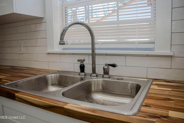 420 Downing Street, Jackson, MS 39216