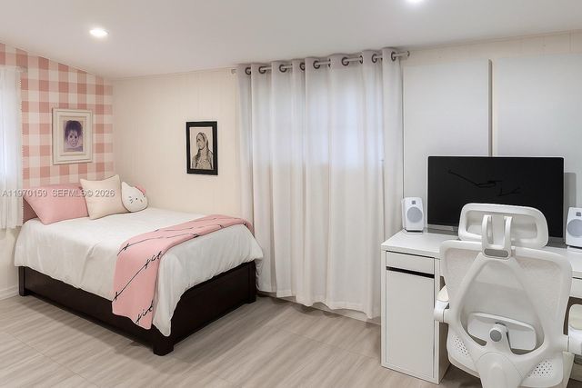 15801 SW 99th Pl, Miami, FL 33157