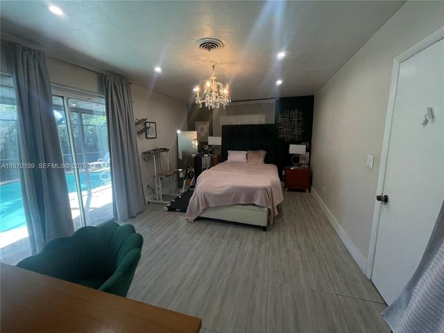 15801 SW 99th Pl, Miami, FL 33157