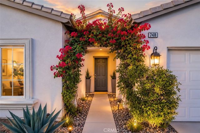 748 Mira Grande, Palm Springs, CA 92262