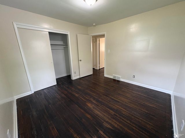 25 W Auburn Street, Ecorse, MI 48229