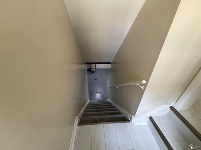 25 W Auburn Street, Ecorse, MI 48229