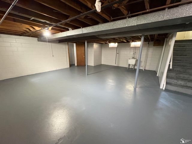 25 W Auburn Street, Ecorse, MI 48229