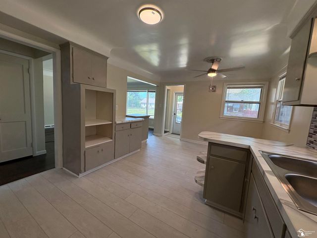 25 W Auburn Street, Ecorse, MI 48229