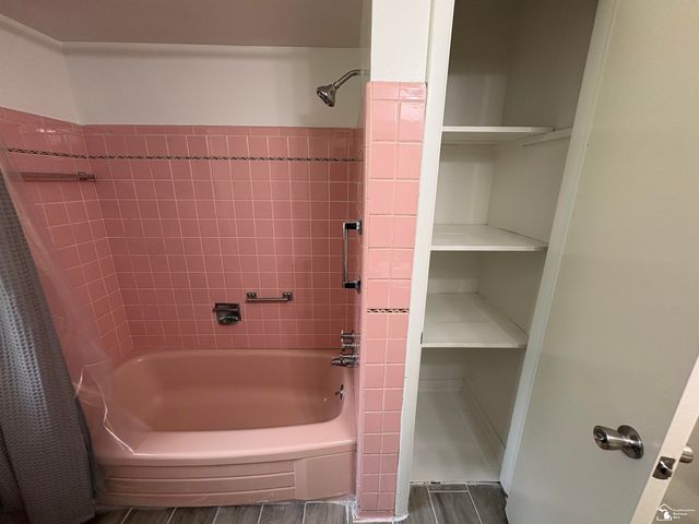 25 W Auburn Street, Ecorse, MI 48229