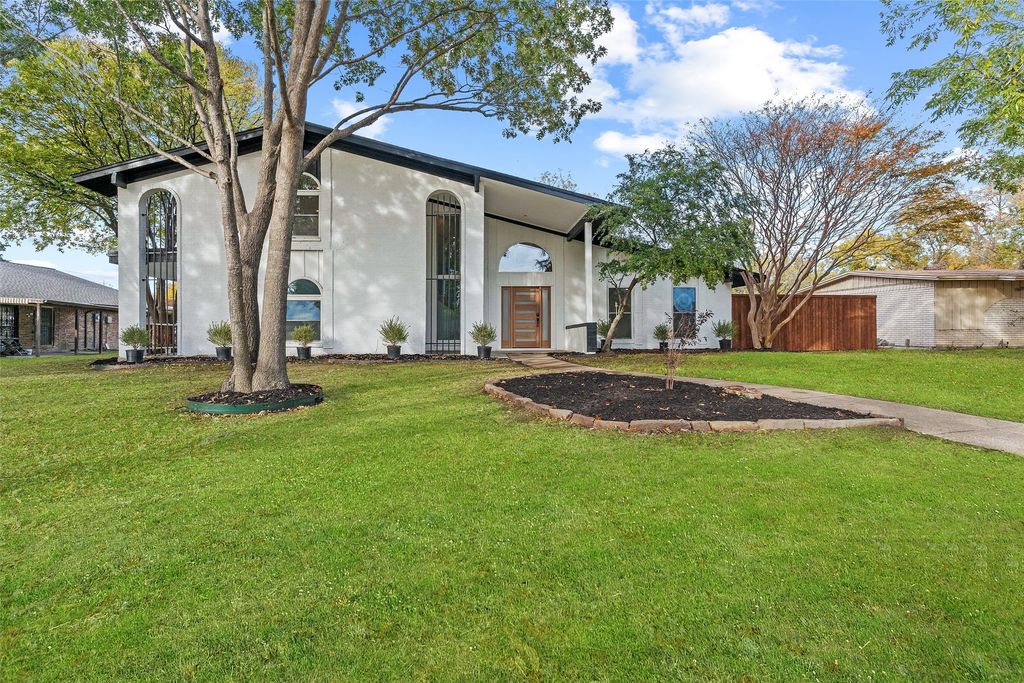 103 Elm Crest Drive, Rowlett, TX 75087