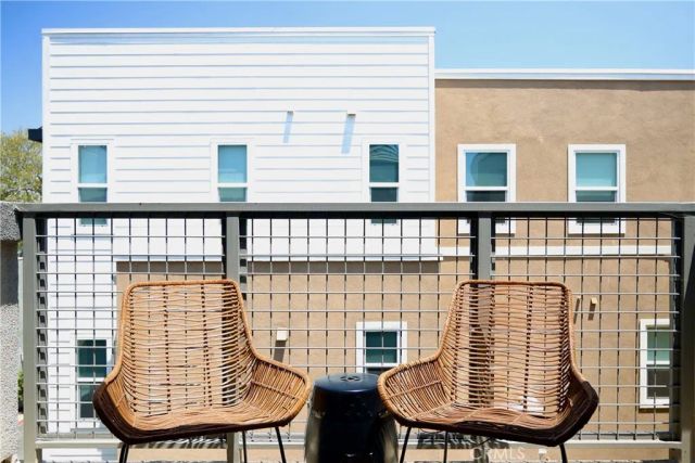 533 Daniel Freeman Circle, Inglewood, CA 90301