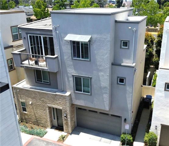 533 Daniel Freeman Circle, Inglewood, CA 90301
