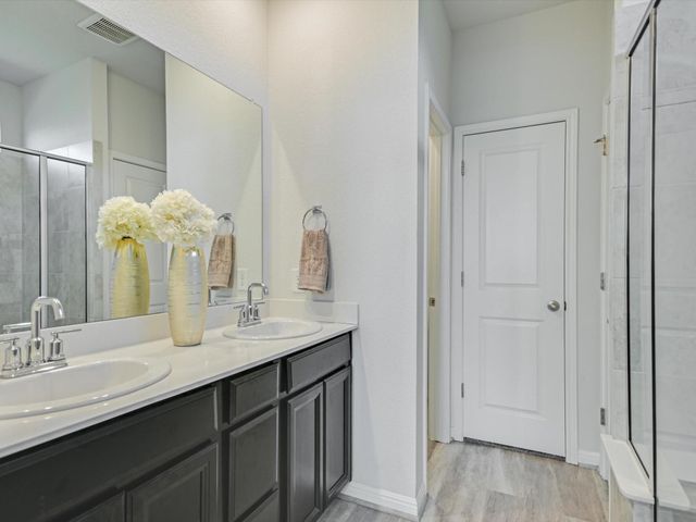 218 Pearland ST, Hutto, TX 78634