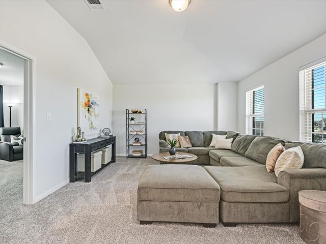 218 Pearland ST, Hutto, TX 78634