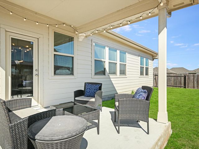 218 Pearland ST, Hutto, TX 78634