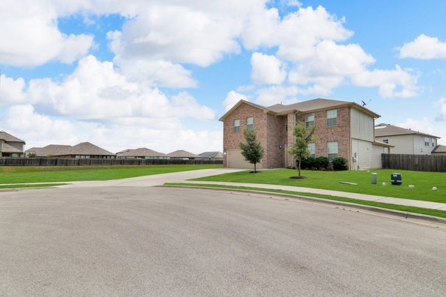 218 Pearland ST, Hutto, TX 78634
