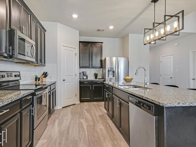 218 Pearland ST, Hutto, TX 78634