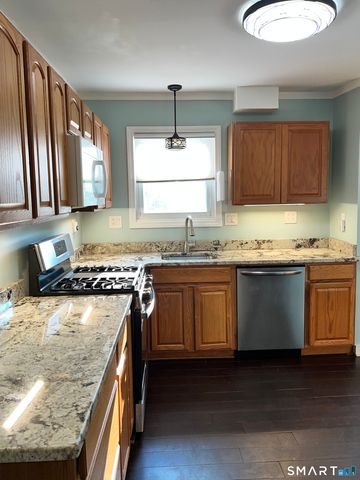 58 Ashworth Street, Manchester, CT 06040