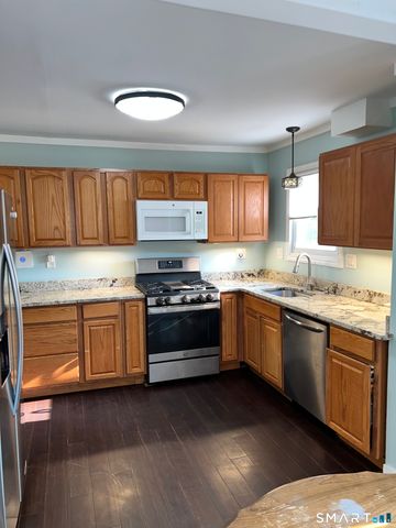 58 Ashworth Street, Manchester, CT 06040