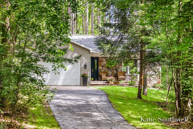 13569 Missy's Way, Lowell, MI 49331