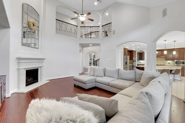 15610 Summer Heath Court, Houston, TX 77044