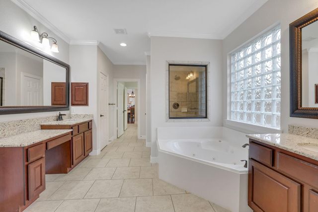 15610 Summer Heath Court, Houston, TX 77044