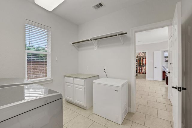 15610 Summer Heath Court, Houston, TX 77044
