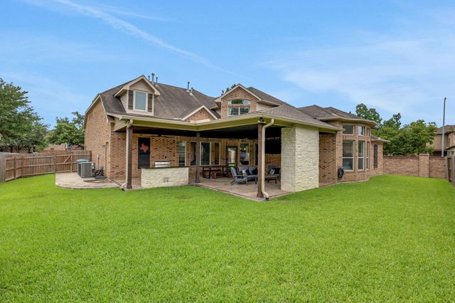 15610 Summer Heath Court, Houston, TX 77044