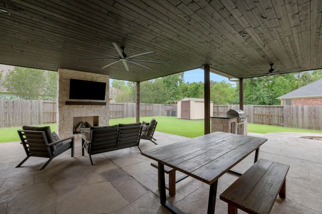 15610 Summer Heath Court, Houston, TX 77044