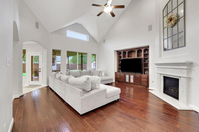 15610 Summer Heath Court, Houston, TX 77044