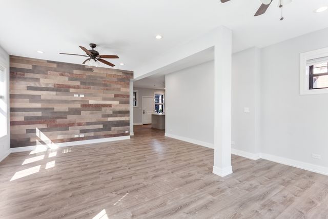 1062 W Glenlake Avenue 2, Chicago, IL 60660