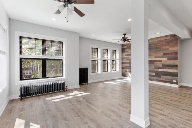 1062 W Glenlake Avenue 2, Chicago, IL 60660