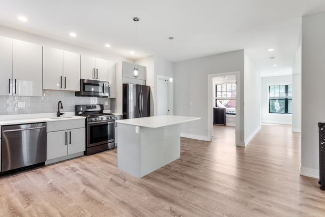 1062 W Glenlake Avenue 2, Chicago, IL 60660