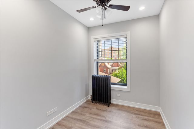 1062 W Glenlake Avenue 2, Chicago, IL 60660