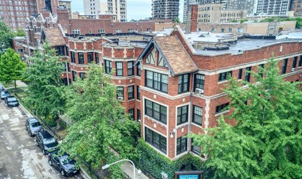 1062 W Glenlake Avenue 2, Chicago, IL 60660