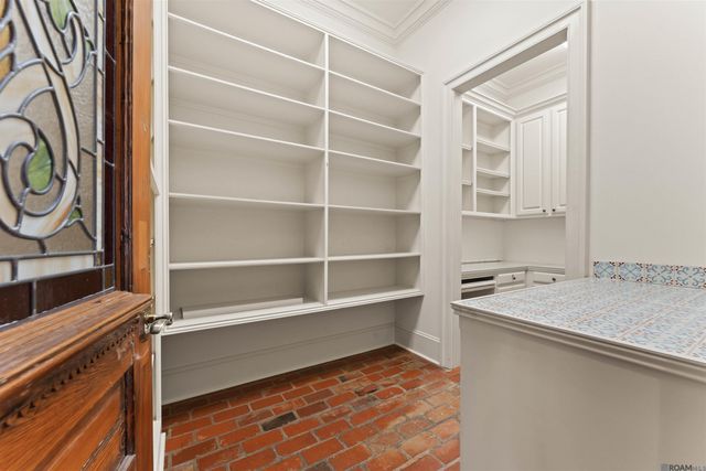 5806 Highland Rd, Baton Rouge, LA 70808