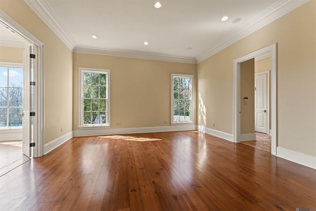 5806 Highland Rd, Baton Rouge, LA 70808