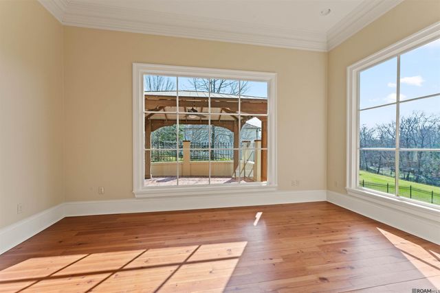 5806 Highland Rd, Baton Rouge, LA 70808