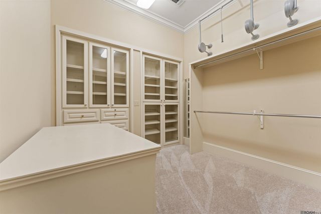 5806 Highland Rd, Baton Rouge, LA 70808