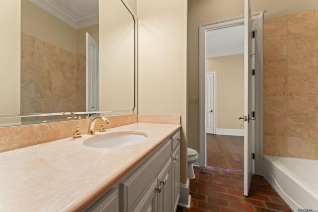 5806 Highland Rd, Baton Rouge, LA 70808