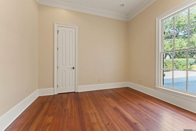 5806 Highland Rd, Baton Rouge, LA 70808