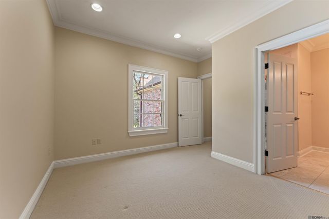 5806 Highland Rd, Baton Rouge, LA 70808