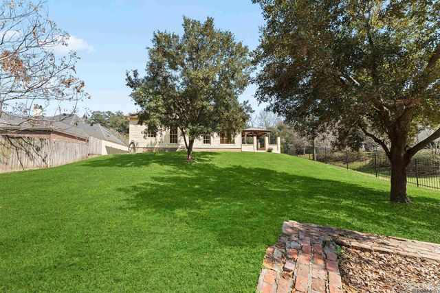 5806 Highland Rd, Baton Rouge, LA 70808