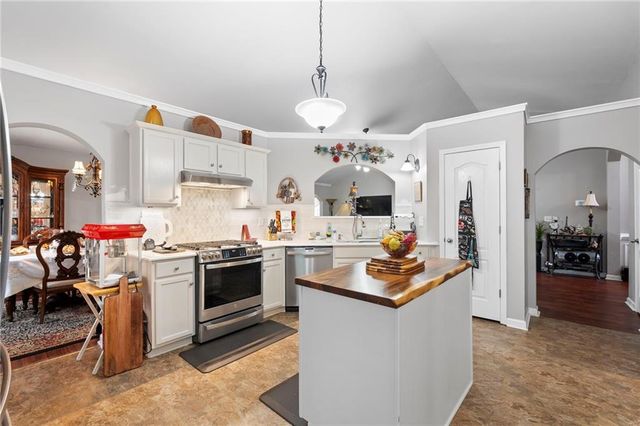 2178 Breezewood Drive, Monroe, GA 30655