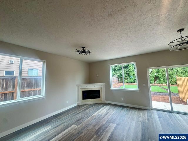 196 Gwinn St E, Monmouth, OR 97361