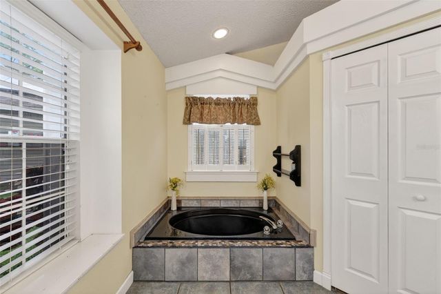 962 EDGEHILL DRIVE, Palm Harbor, FL 34684