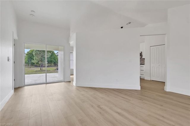 3760 50th AVE NE, Naples, FL 34120