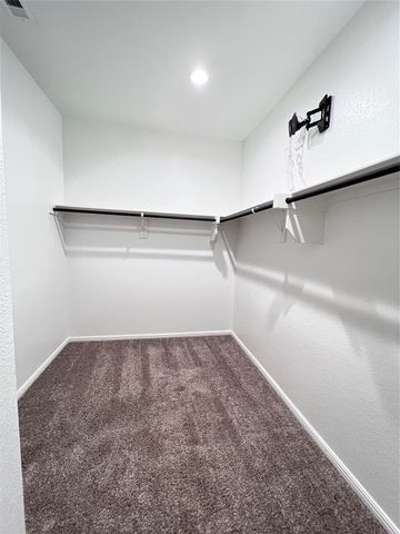 9301 Hill Topper Trail, Fort Worth, TX 76131