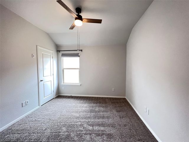 9301 Hill Topper Trail, Fort Worth, TX 76131